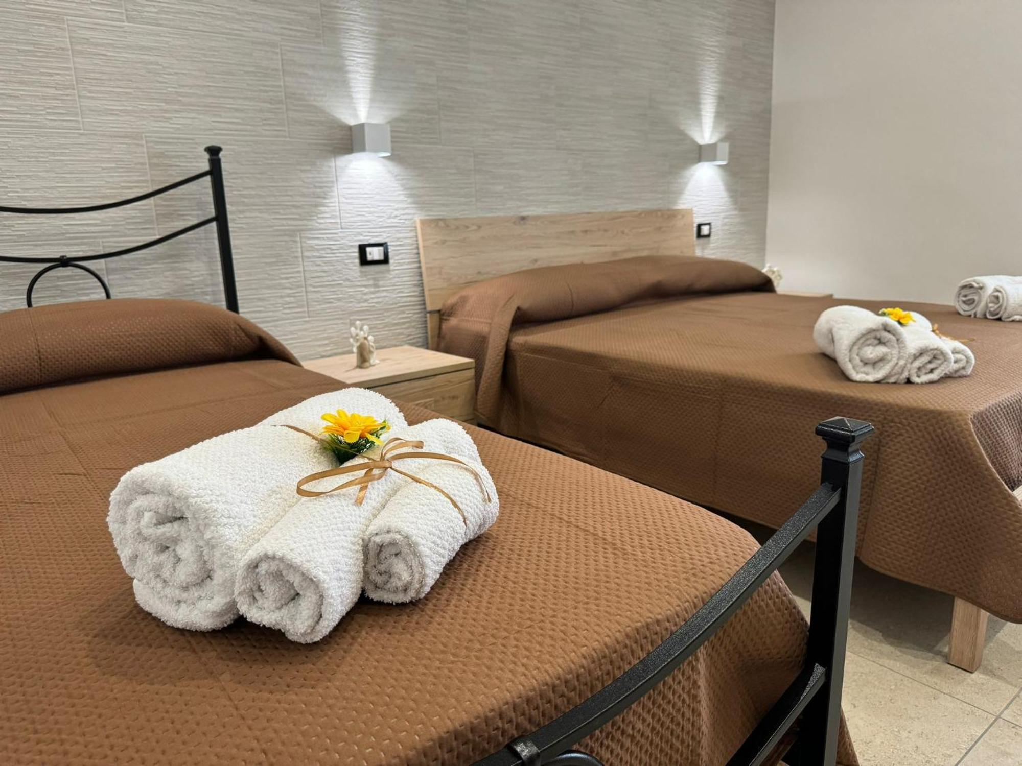 Casa Vacanze La Perla Rara Tarente Buitenkant foto